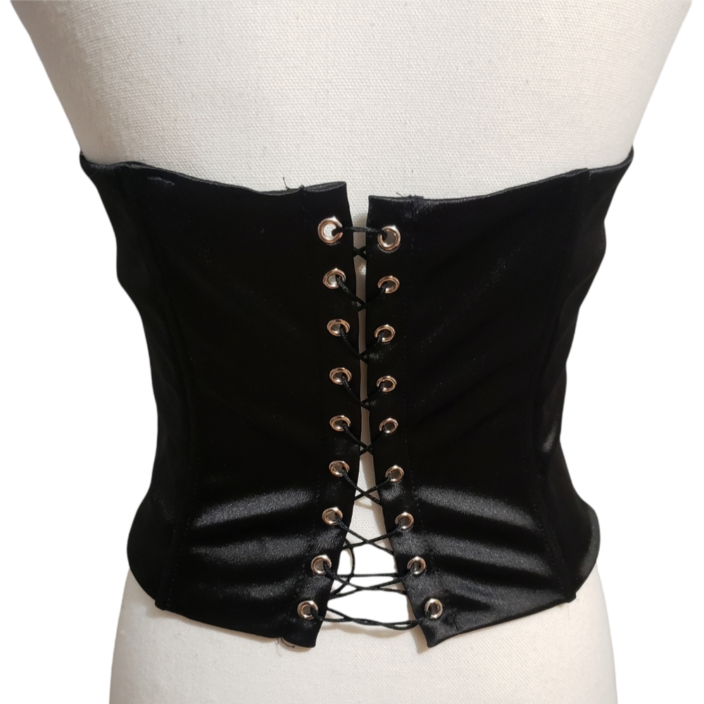 Black Bustiet